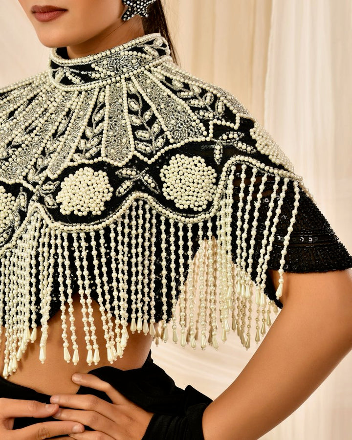 Black and White Spider Pearl Cape