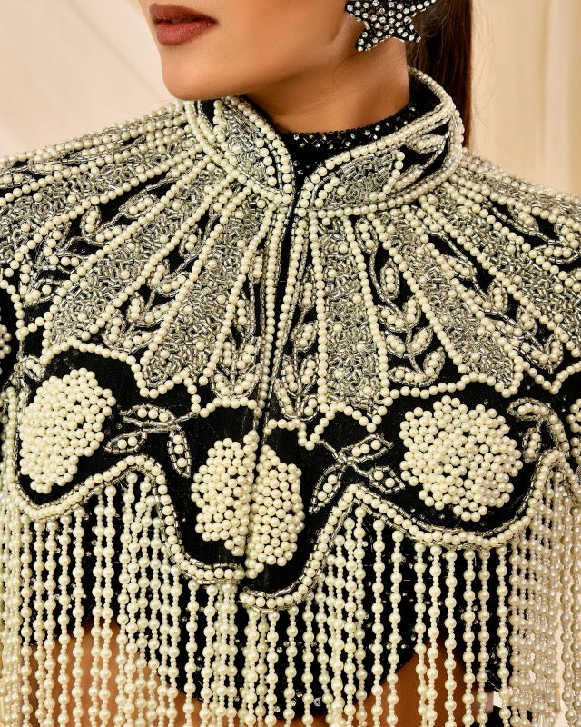 Black and White Spider Pearl Cape