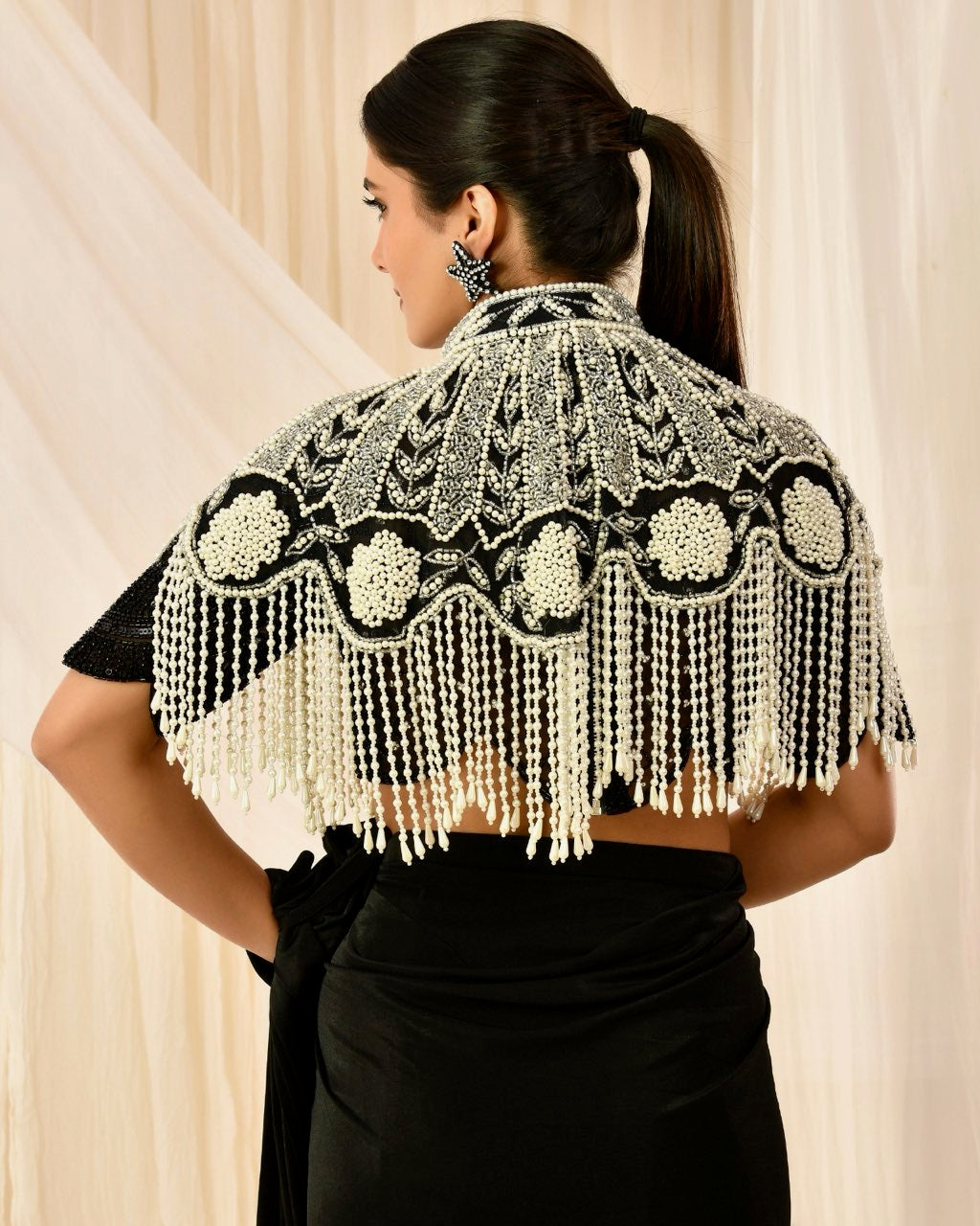 Black and White Spider Pearl Cape