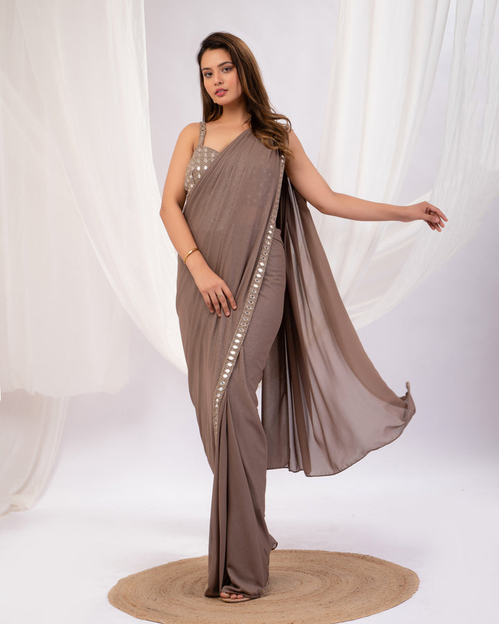 Desi girl pre draped saree